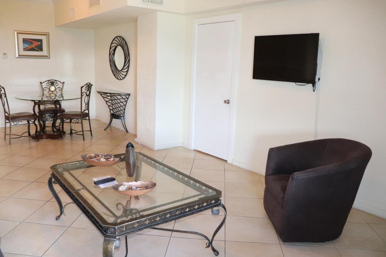 On Hollywood Beach - Affordable Two Bedrooms Sleeps 6 With Two Bathrooms Dania Beach Exterior photo